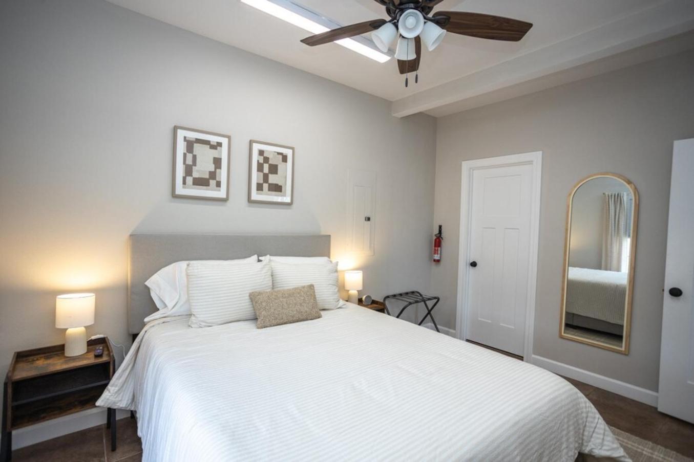 Tiny Home With Hot Tub Near Ft Leonard Wood! Waynesville Kültér fotó